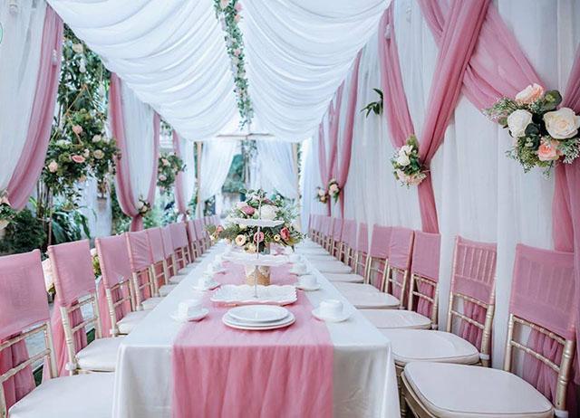 Không gian buổi tiệc tinh tế và sang trọng