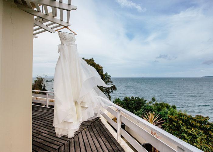 Khoảnh khắc trăm năm đáng nhớ với tiệc cưới ngoài trời bên đại dương xanh